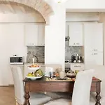 Il Tenore D'oro Centralissimo Apartment *